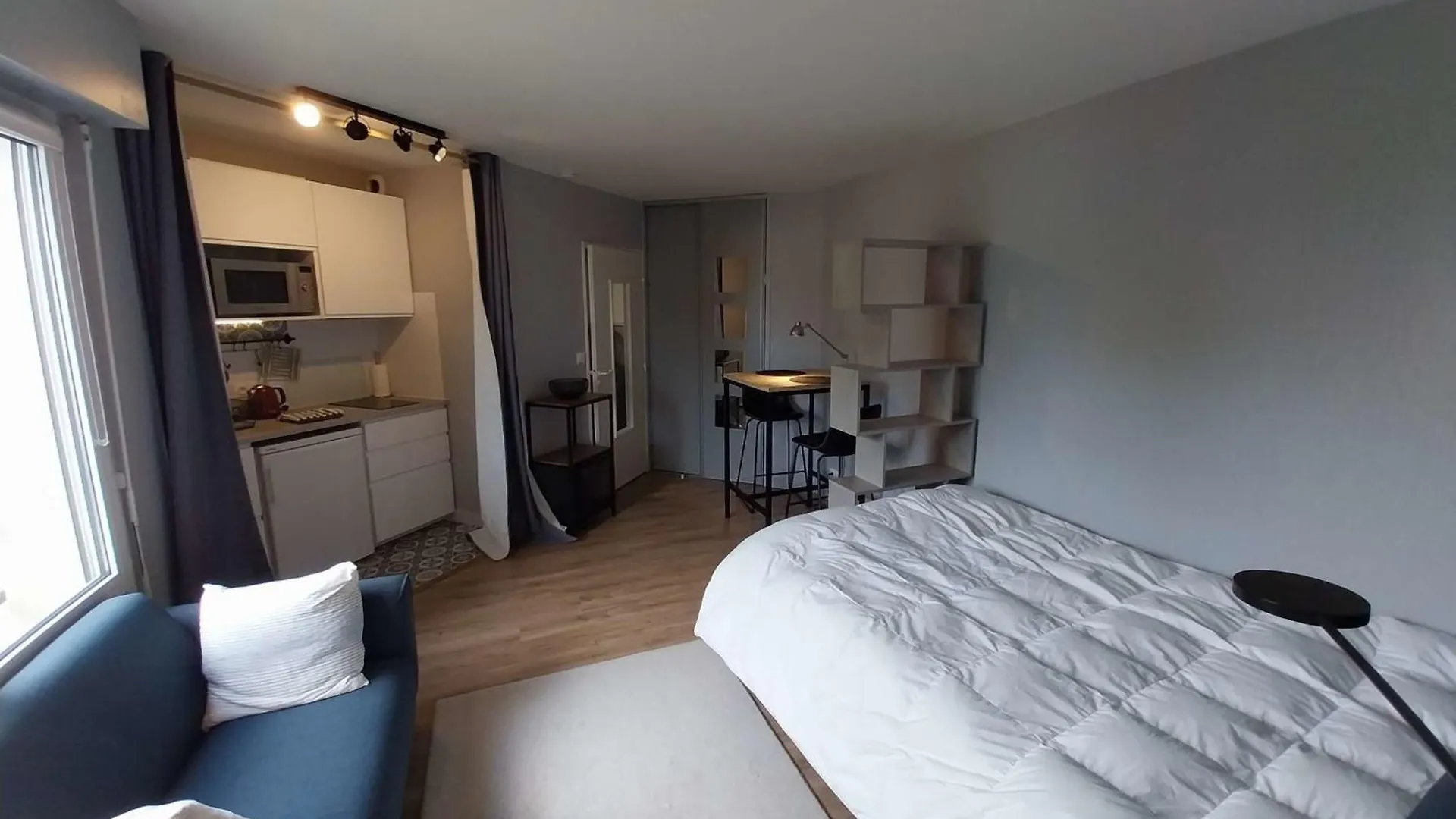 Charming Studio With Balcony Near Port Of Vannes