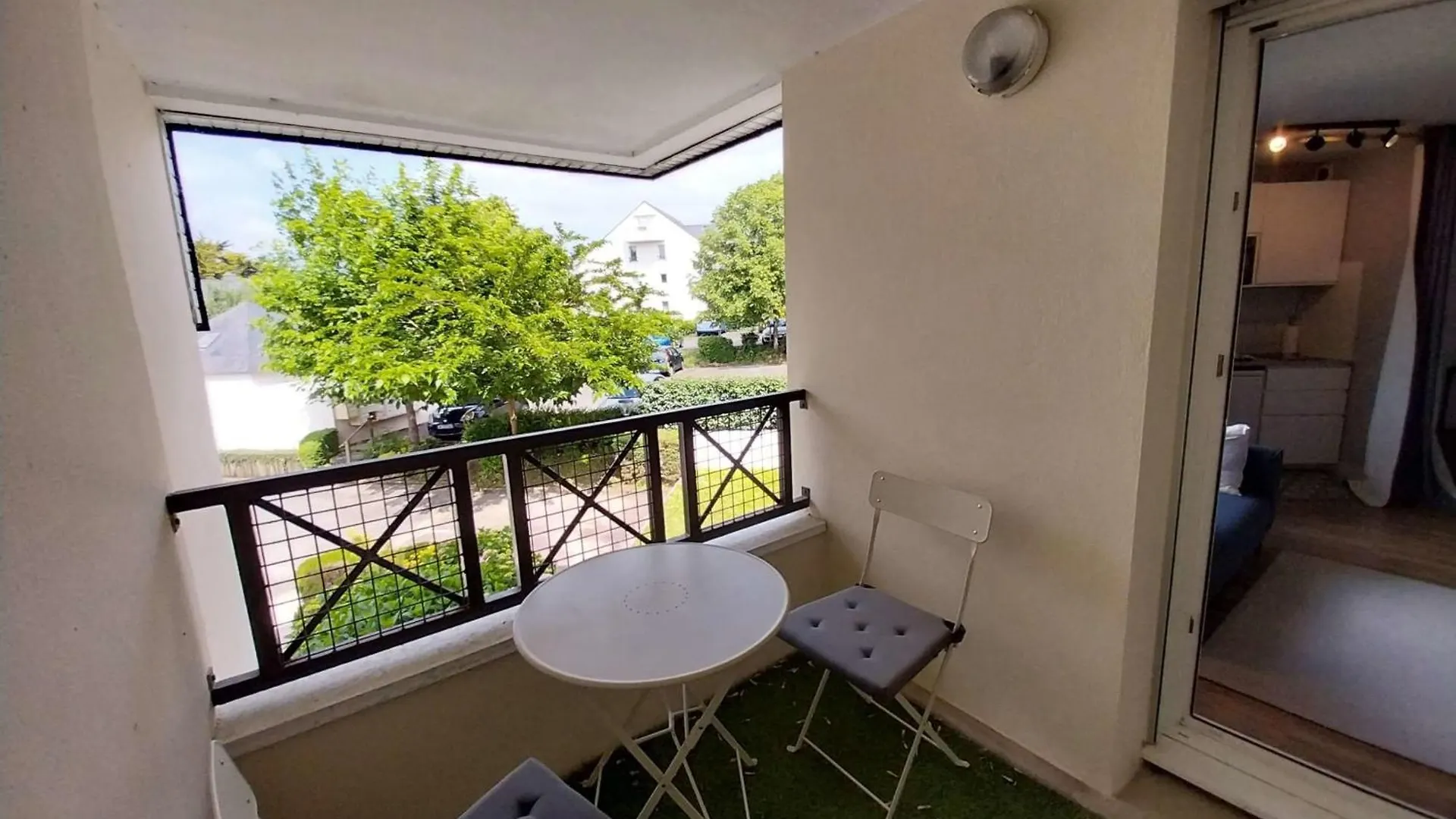 Charming Studio With Balcony Near Port Of Vannes